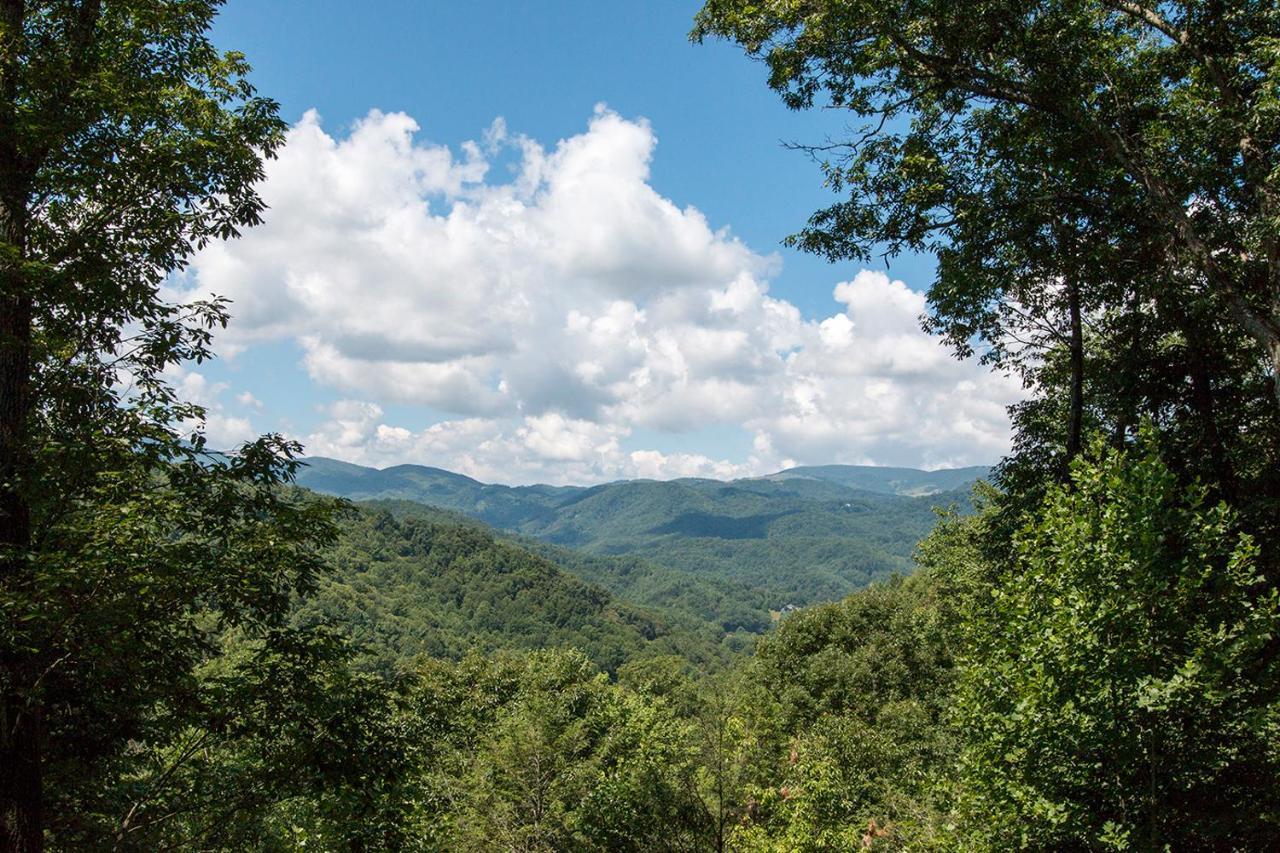 Lazy Bear Lodge Valle Crucis Екстериор снимка