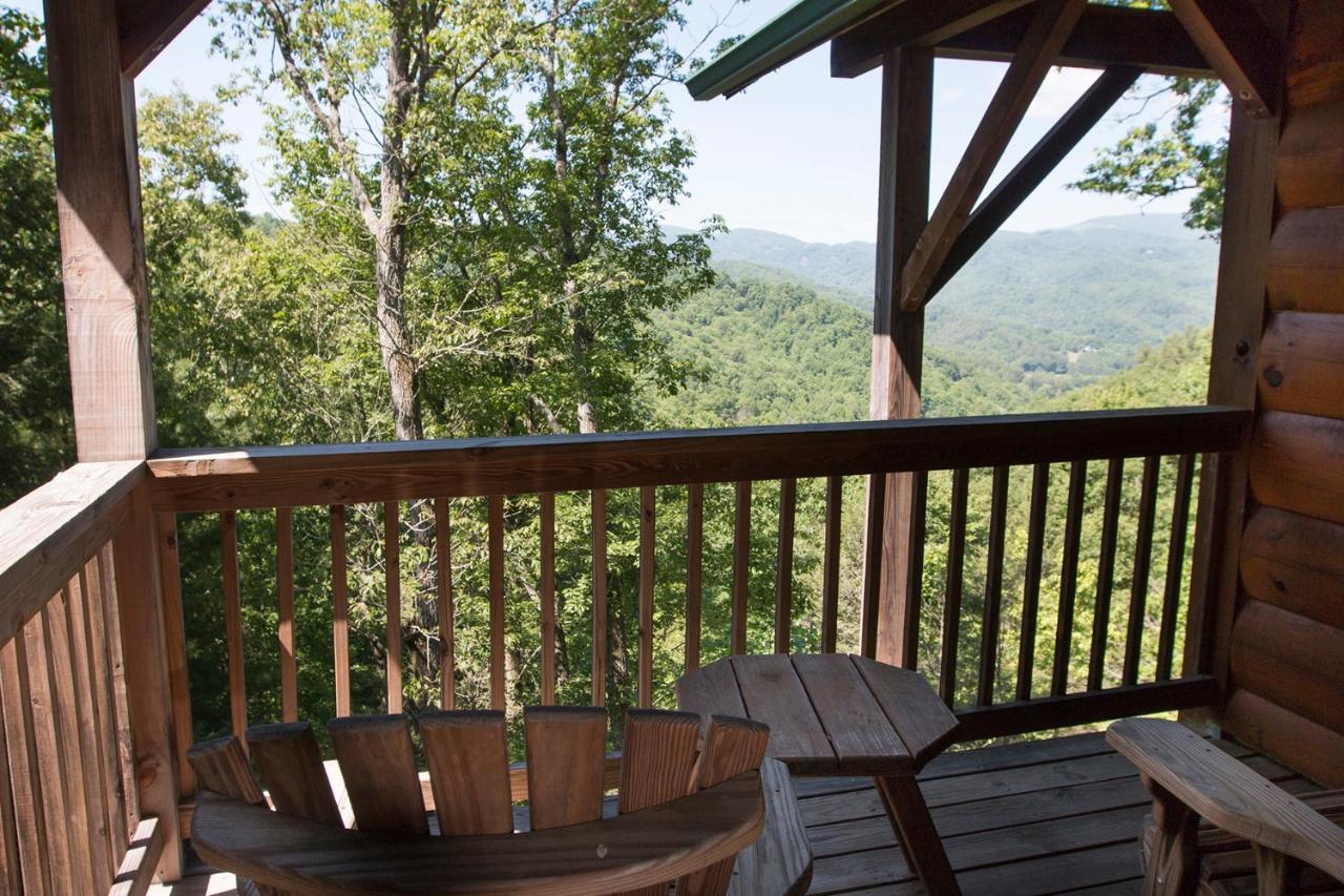Lazy Bear Lodge Valle Crucis Екстериор снимка