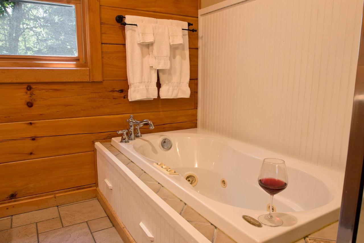 Lazy Bear Lodge Valle Crucis Екстериор снимка