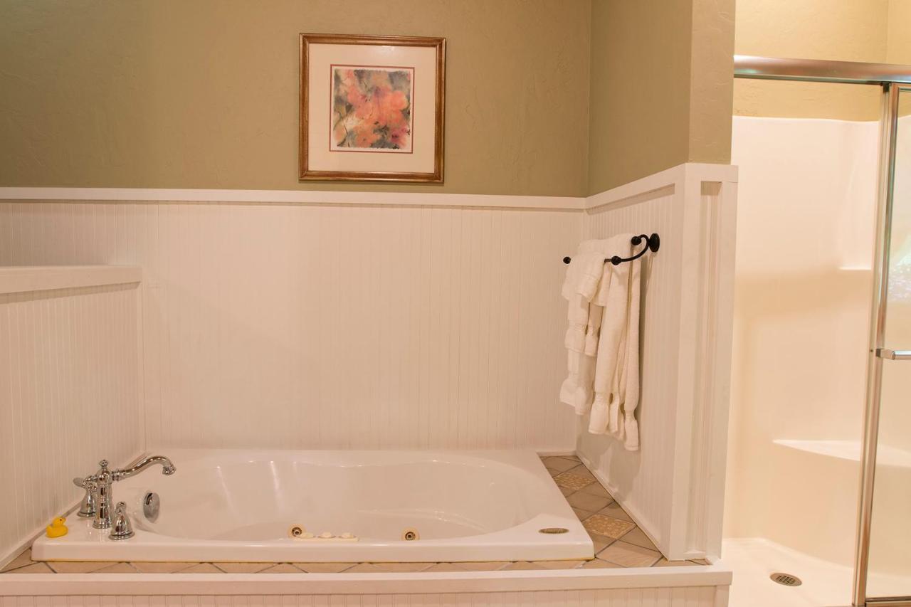 Lazy Bear Lodge Valle Crucis Екстериор снимка