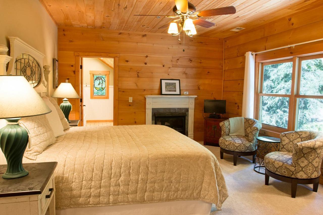 Lazy Bear Lodge Valle Crucis Екстериор снимка